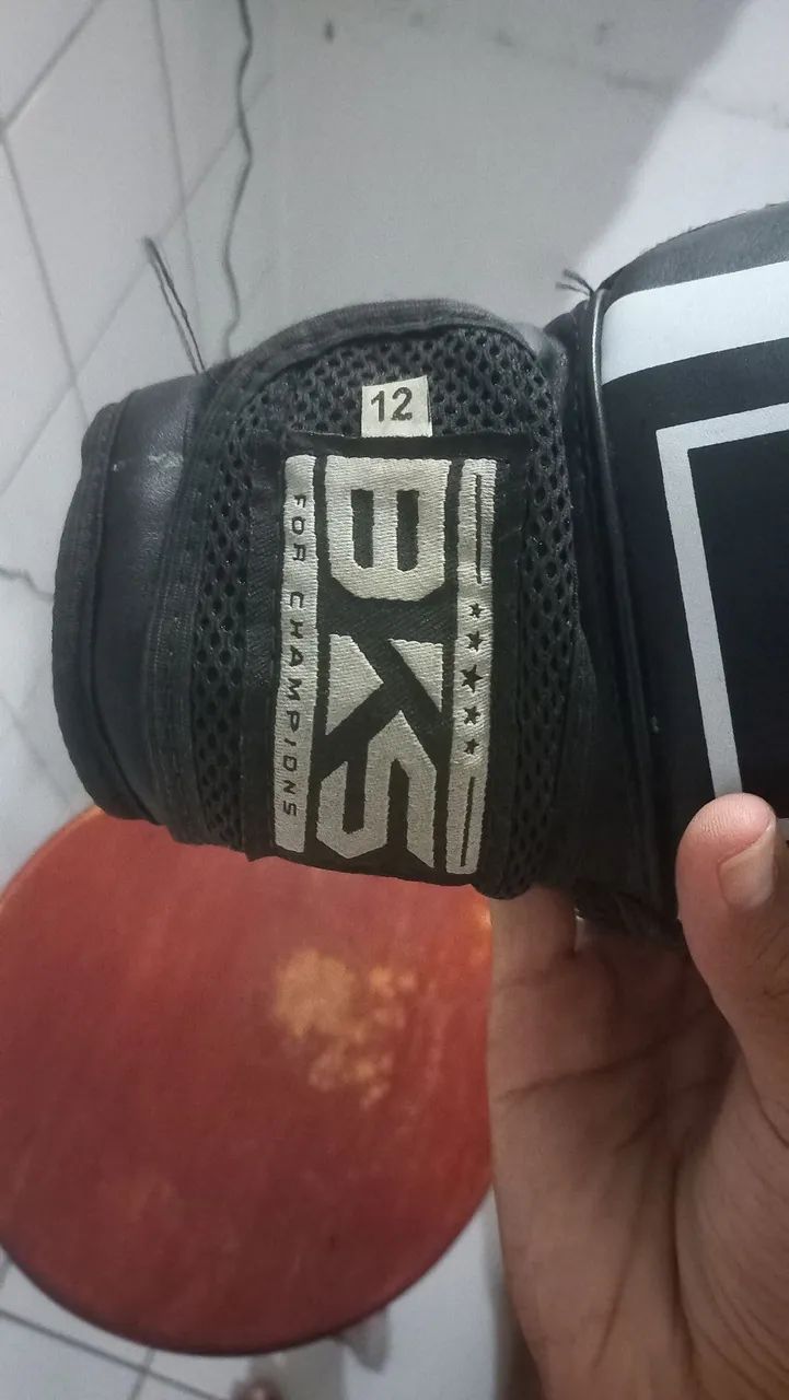 Par de luvas de boxe.  - Foto 3