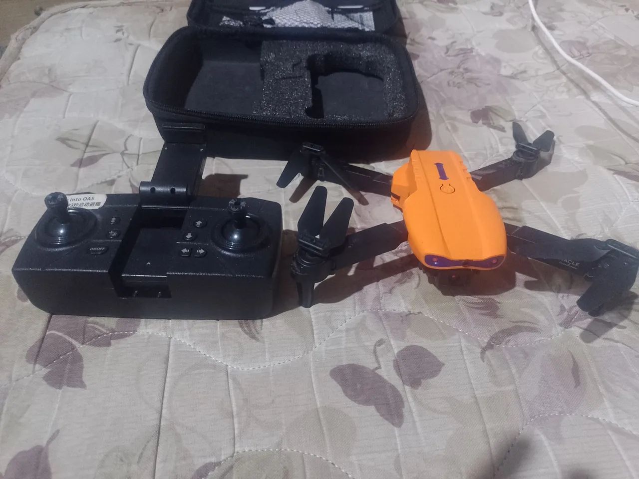 Eu vendo um drone semi novo, poucos dias usados, sem enrolamento - Foto 2