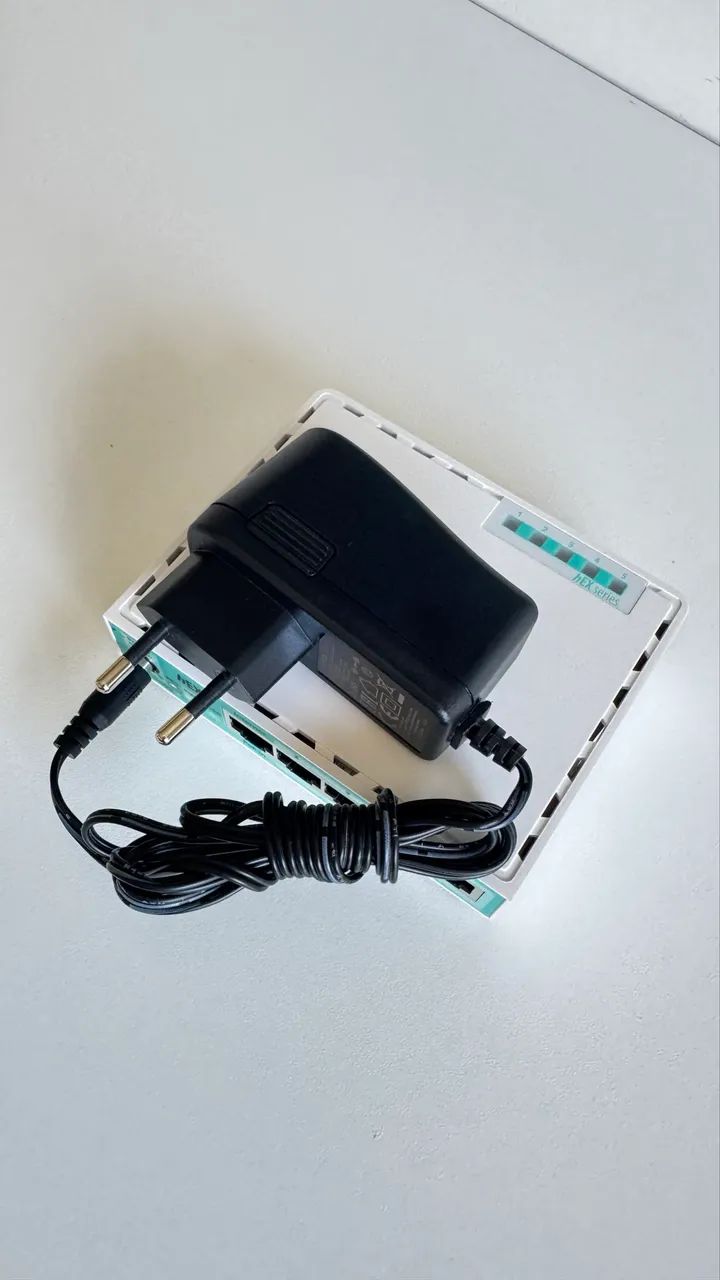 Mikrotik RB750Gr3 - Foto 4