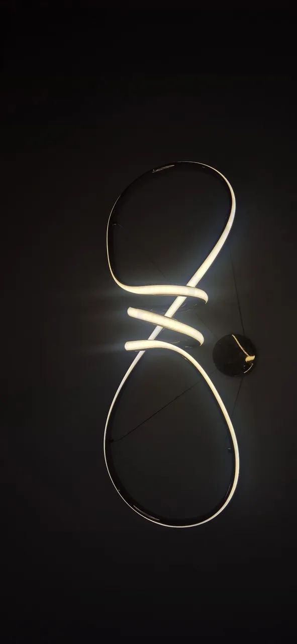 Lustre pendente de LED usado - Foto 3