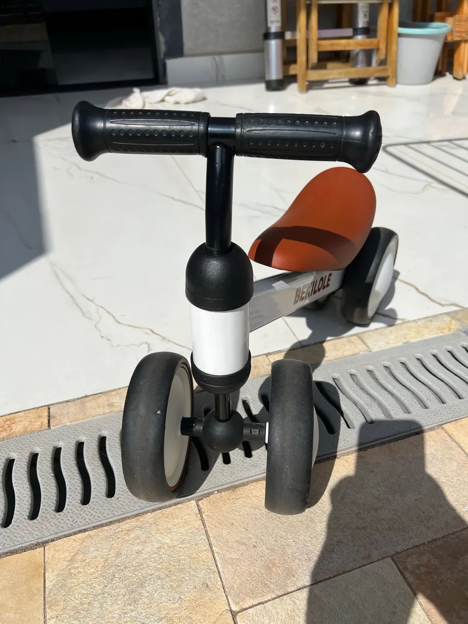 Bicicleta de equilibrio importada - Foto 2