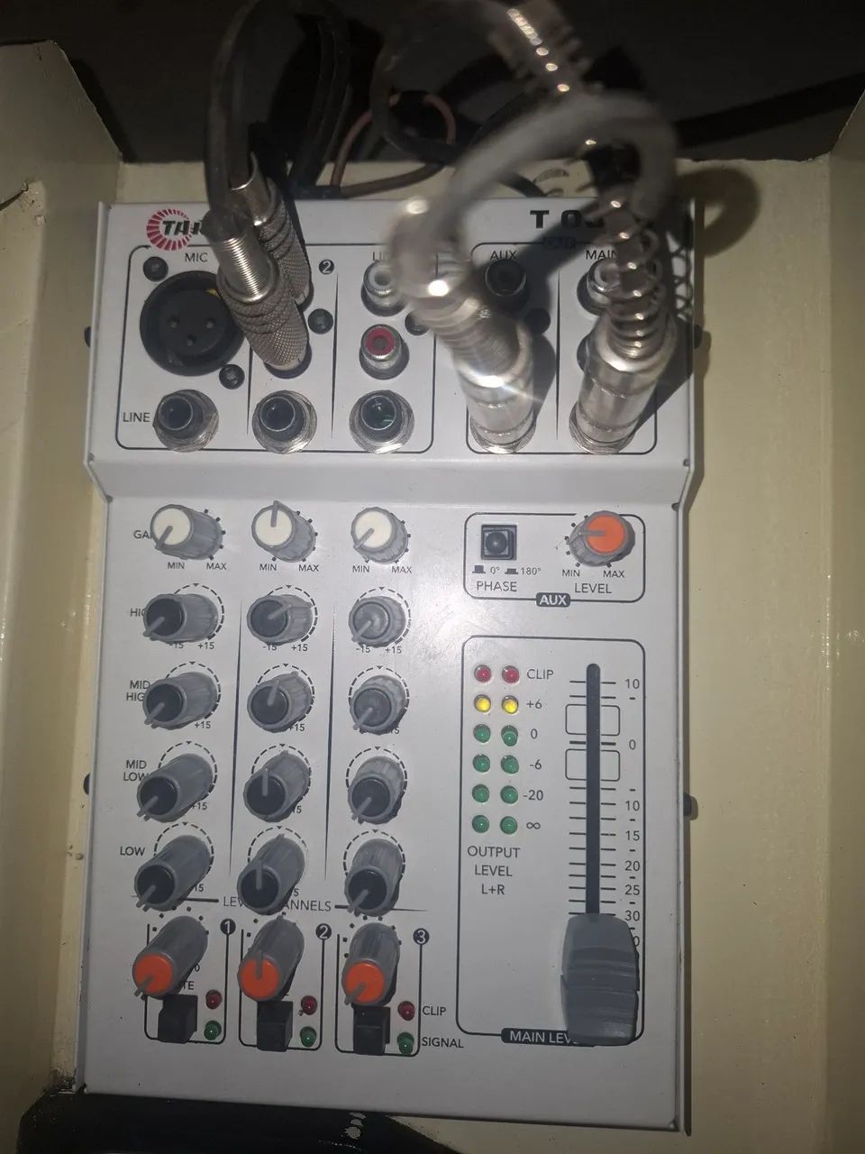 Mesa de som automotivo 3 canais 