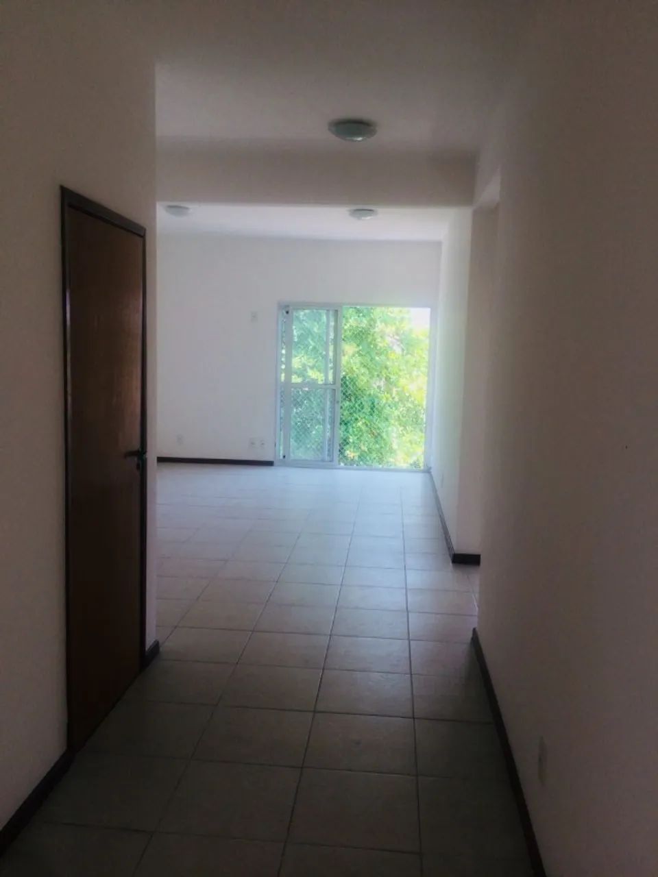 Apto em Marechal Hermes. 2 quartos, amplo, claro, arejado, com vaga de garagem - Foto 3
