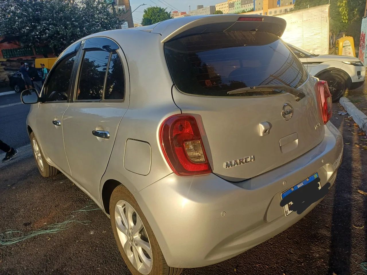 Nissan March SL 1.6 16V Flex Fuel 5p, foto 4 de 14