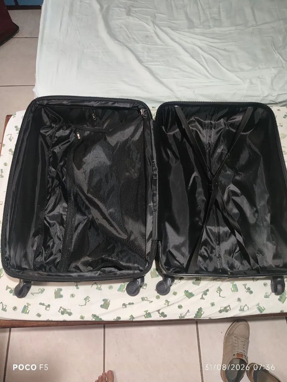 Mala para viagem preta R$:300,00