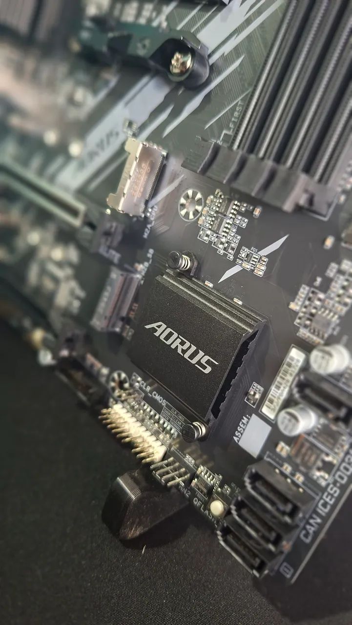 Placa Mãe AM4 - B550m Aorus Elite Gigabyte - Foto 3