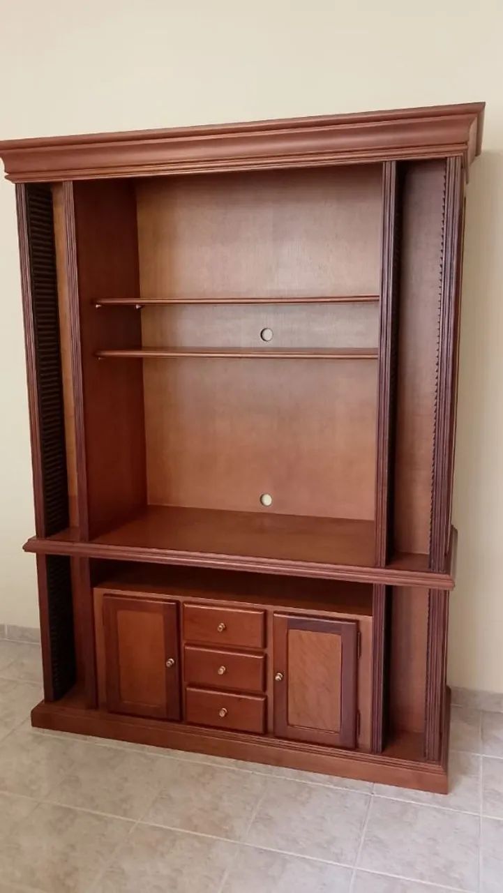 Wooden bookshelf. Perfect condition