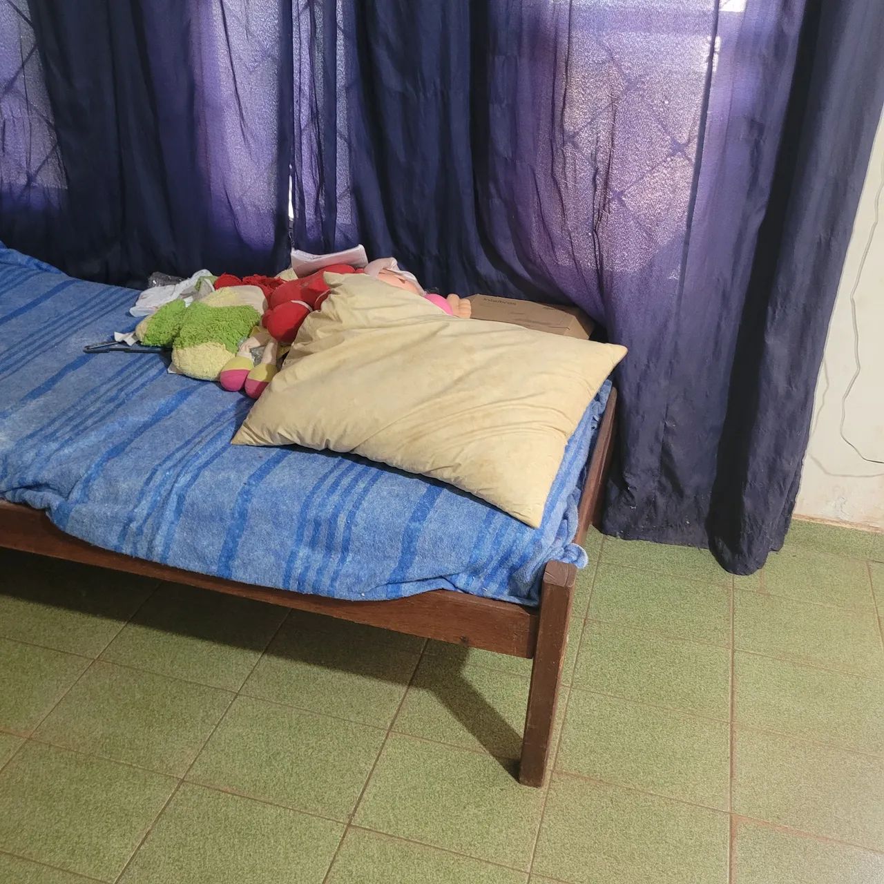 Cama de solteiro de madeira + colchão ortopédico de brinde - Foto 2