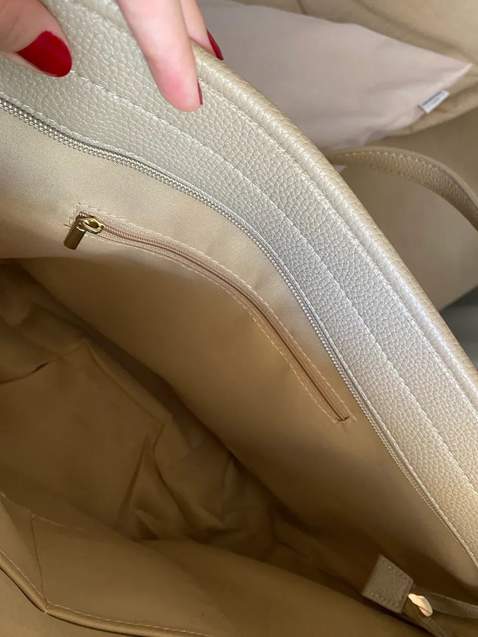 Bolsa Tote Bege - Elegante e Espaçosa  - Foto 2