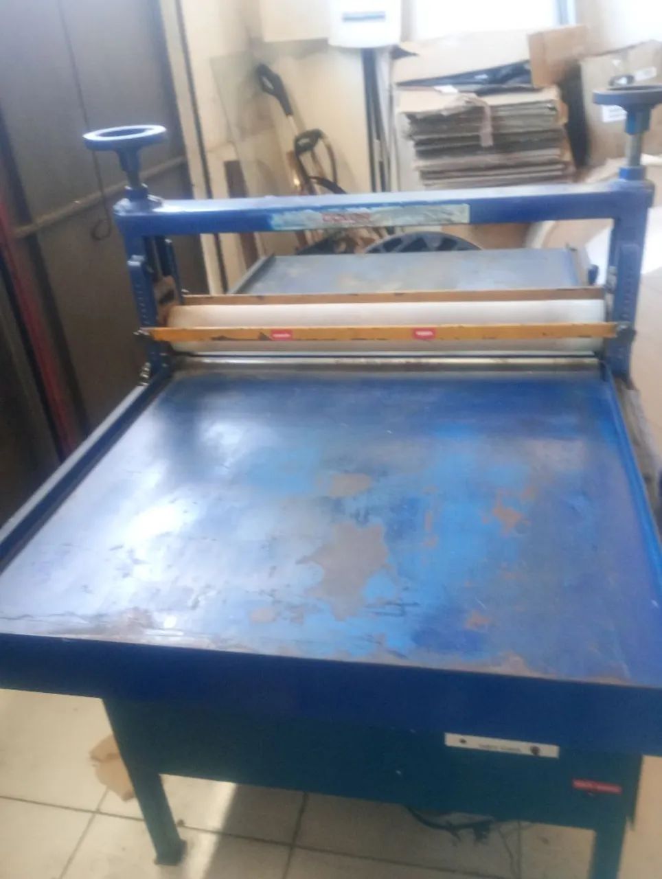 Máquina de fabricação de caixas de Papelão (Pizza,embalagens em geral Corte e vinco ) - Foto 3