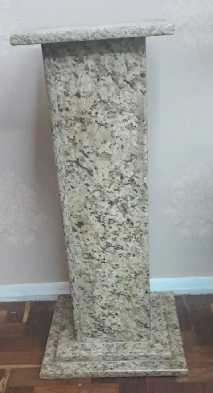 Coluna de granito