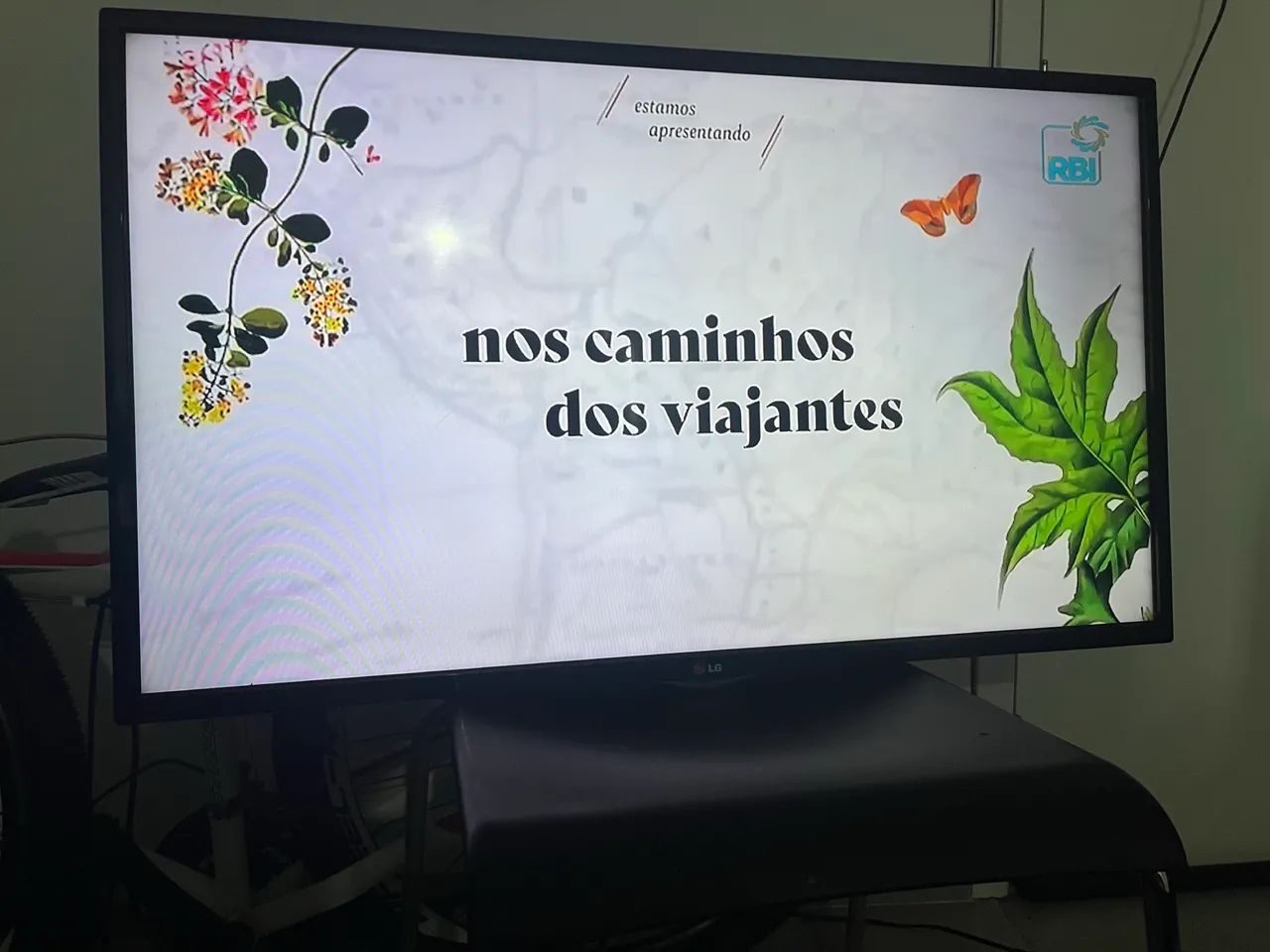 Tv Smart LG 42p  R$ 680,00 - Foto 5