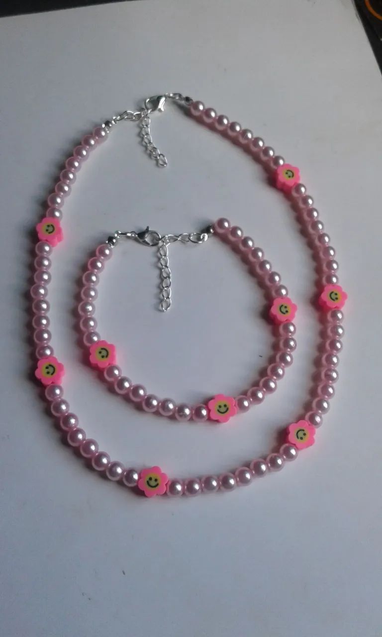 Colar choker feminina de pérolas rosa com flor conjunto com pulseira tamanho do colar P 35 - Foto 2