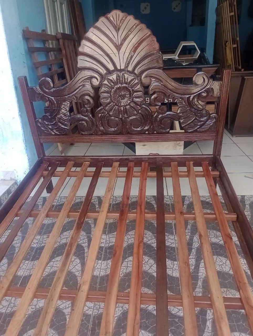 Cama de casal madeira macanaiba maciça e pura 1,300,00 - Foto 2