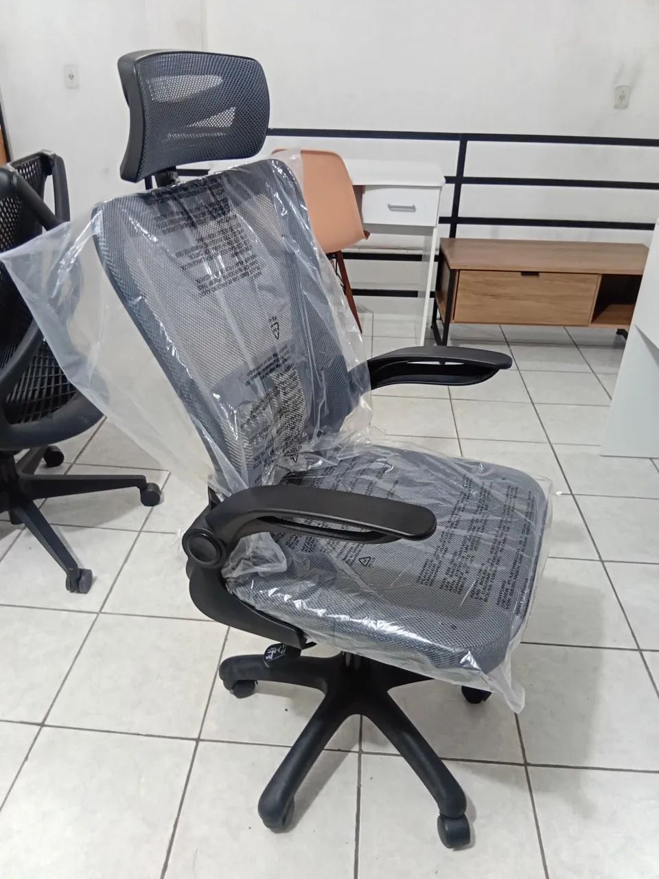 Cadeira giratória de tela mesh  - Foto 3