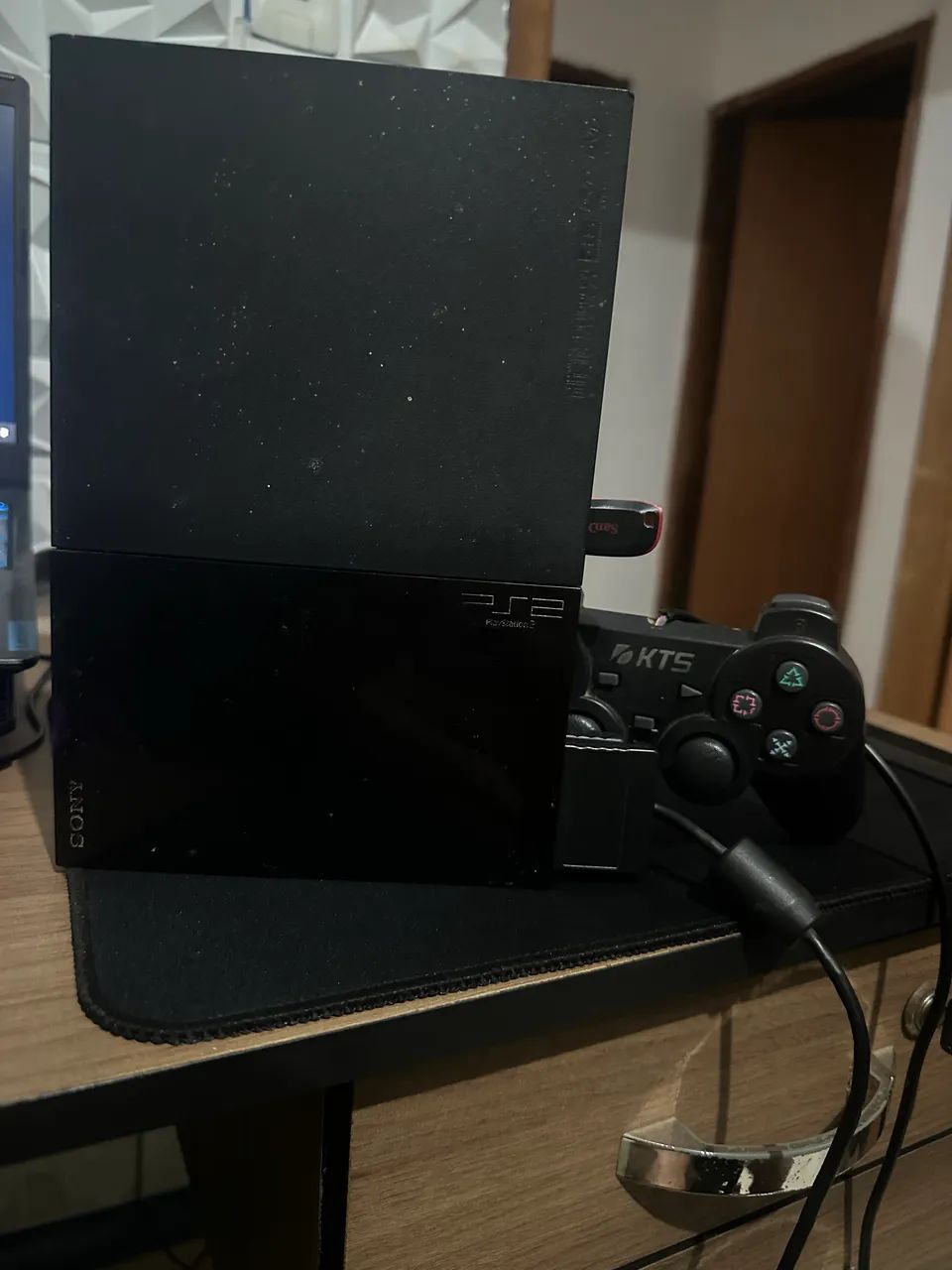 Play 2 Slim com 2 controles e jogos 