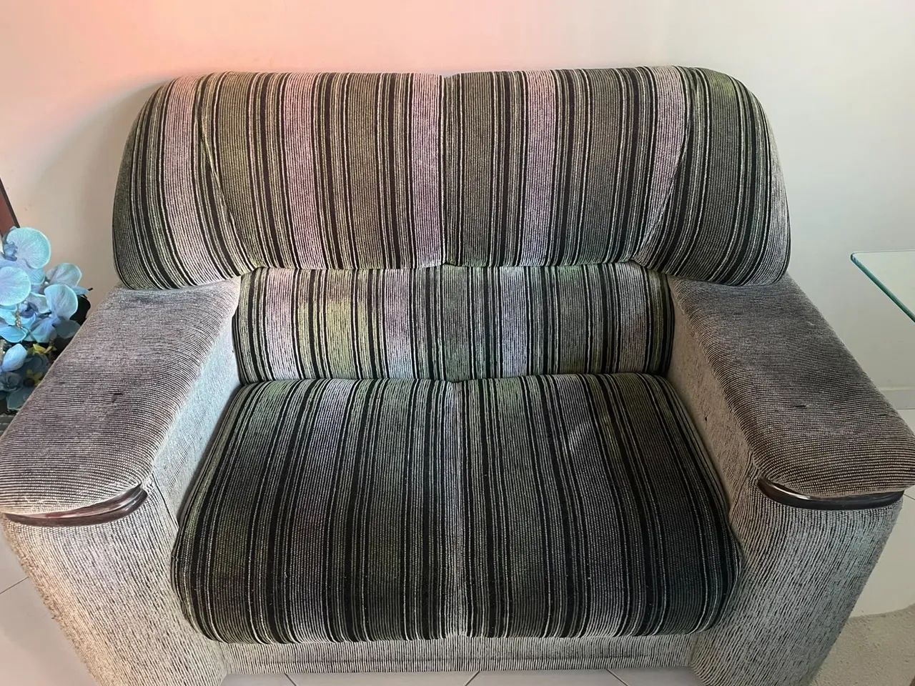 vende-se sofá de , 2/3 lugares 