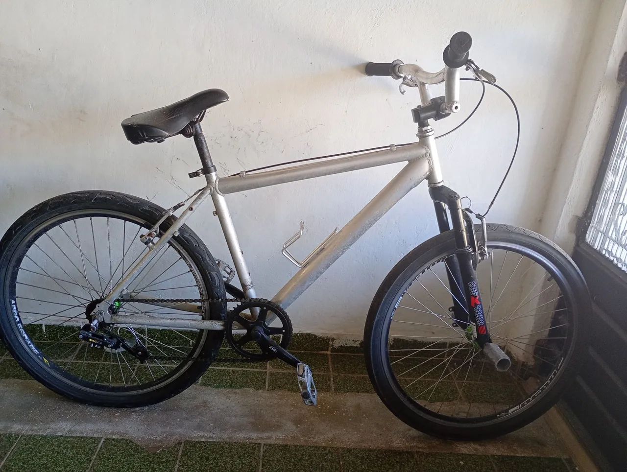 Bicicleta de alumínio 