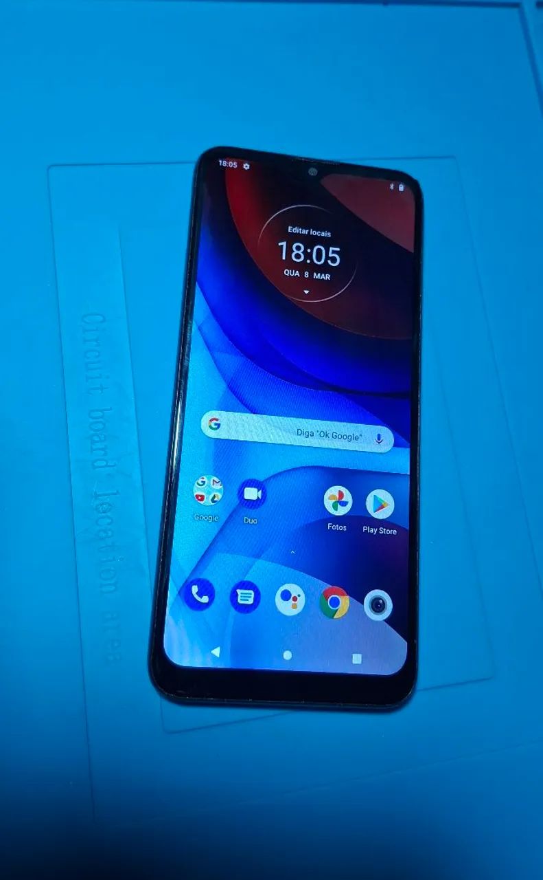 Celular Motorola E7 Power 32gb de memória.