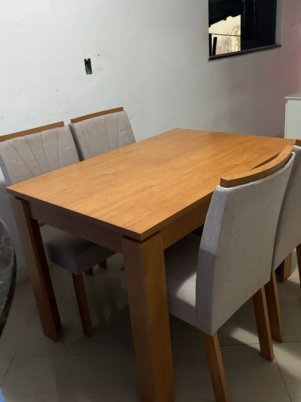 Mesa nova sem marcas de uso 