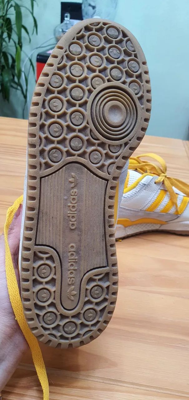 Tênis Adidas original perfeito estado. Edição limitada - Foto 2
