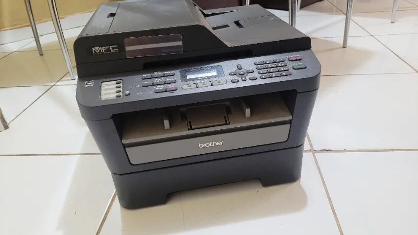 Impressora Multifuncional (Imprime + Copia + Digitaliza), Marca Brother MFC 7460dn 