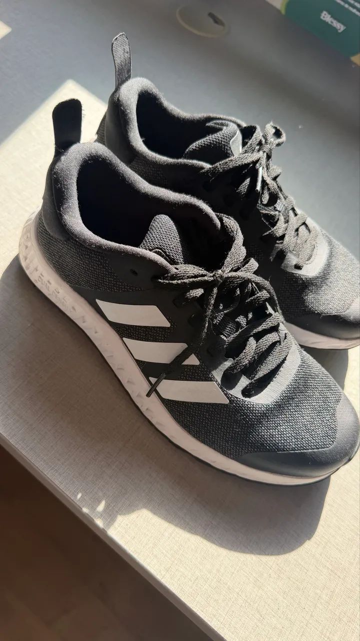 Tênis Adidas