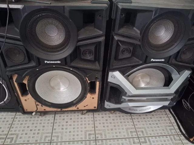 Caixas de SOM panasonic3000 paredão