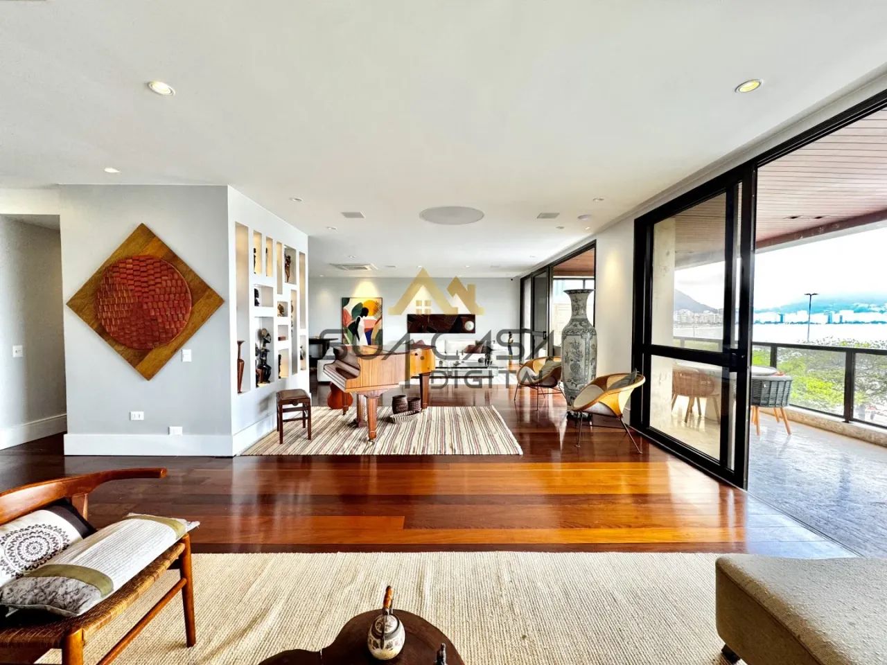 Apartamento frontal mar com 4 suítes à venda em Copacabana. REF: AP20388