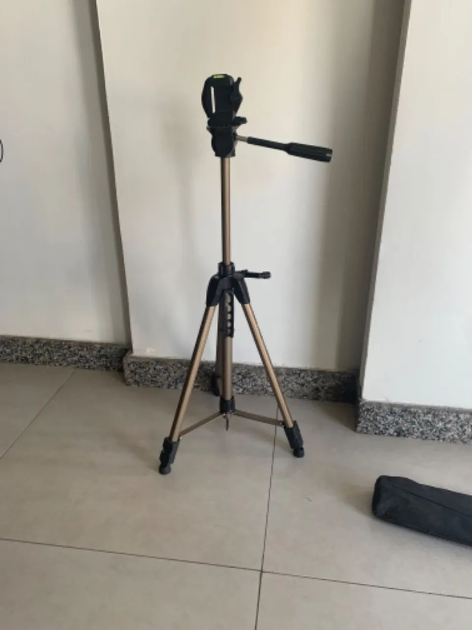 Tripé Câmera Profissional 1,80 Mts + Suporte Celular Cor 