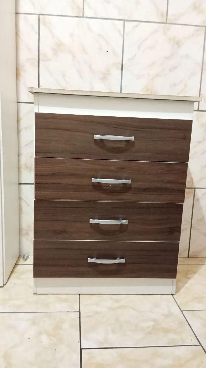 Cômoda 4 gavetas 