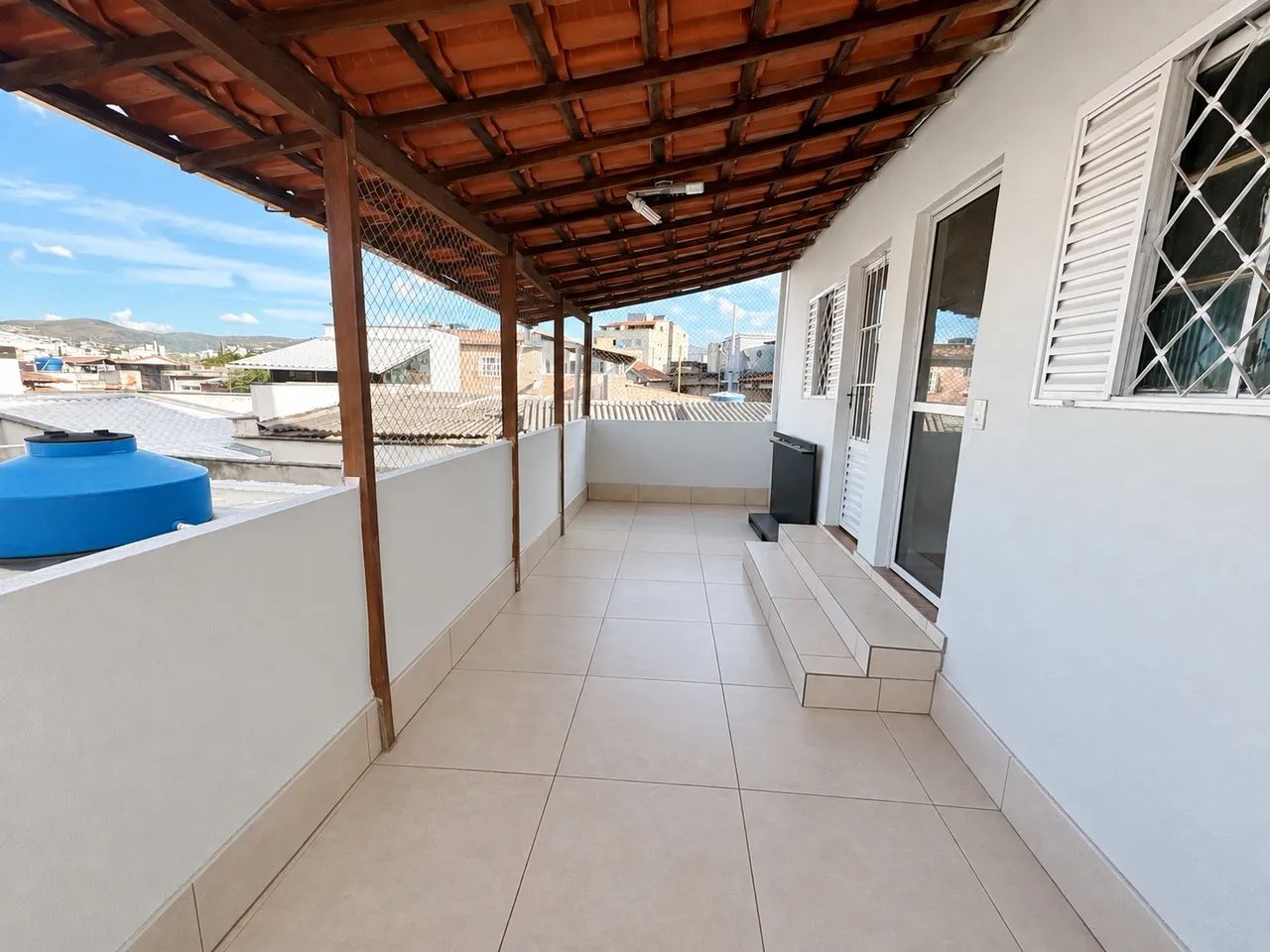 Casa ampla 220 m² com terraço, varanda e área externa - Foto 5