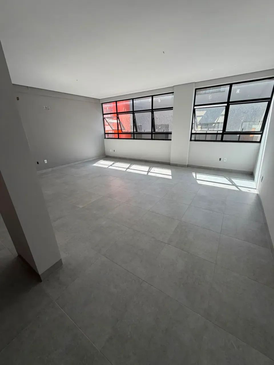 SALA 48 M2 ORLA 14 GRACIOSA