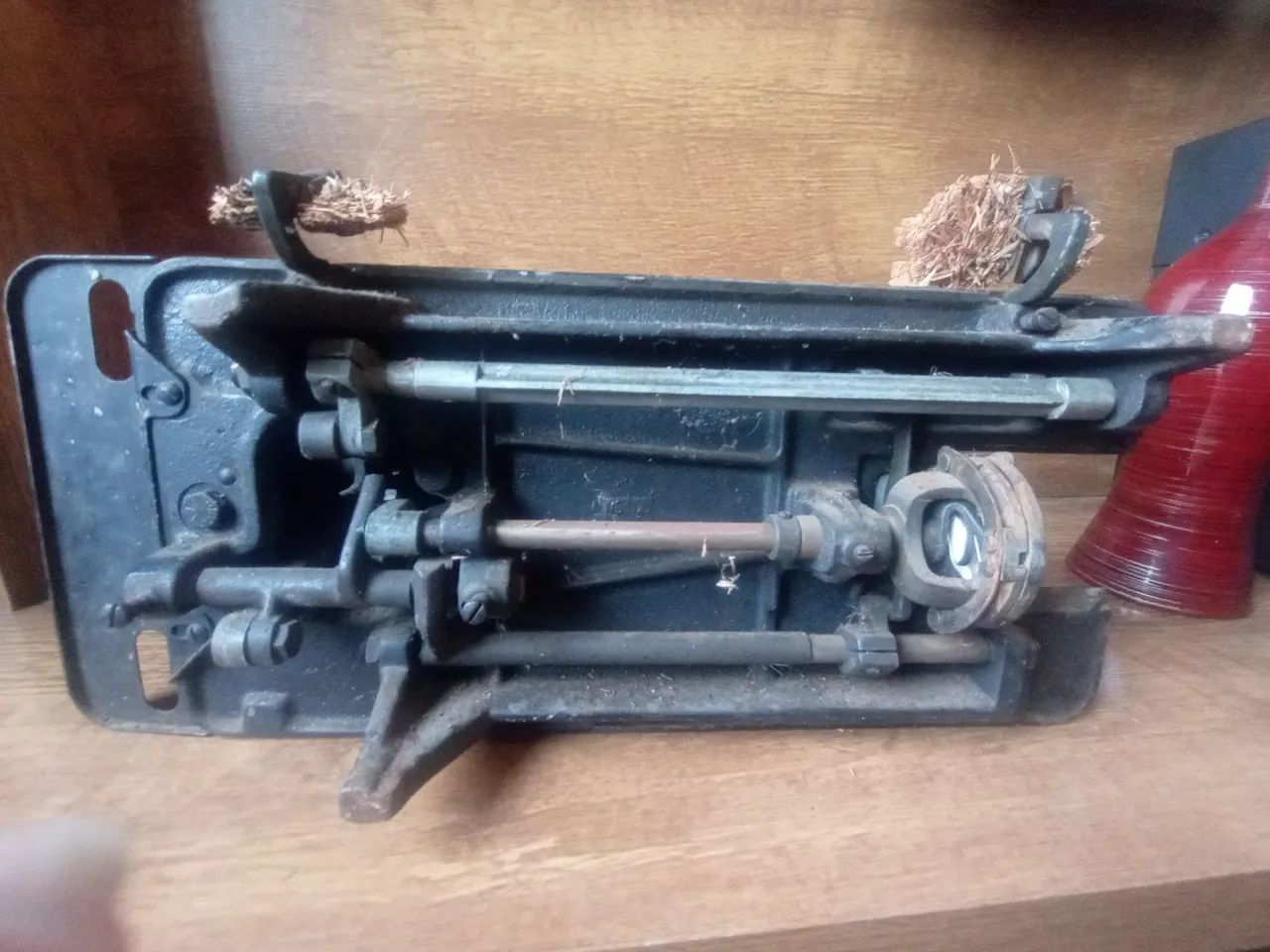 Máquina de custura antiga  - Foto 5