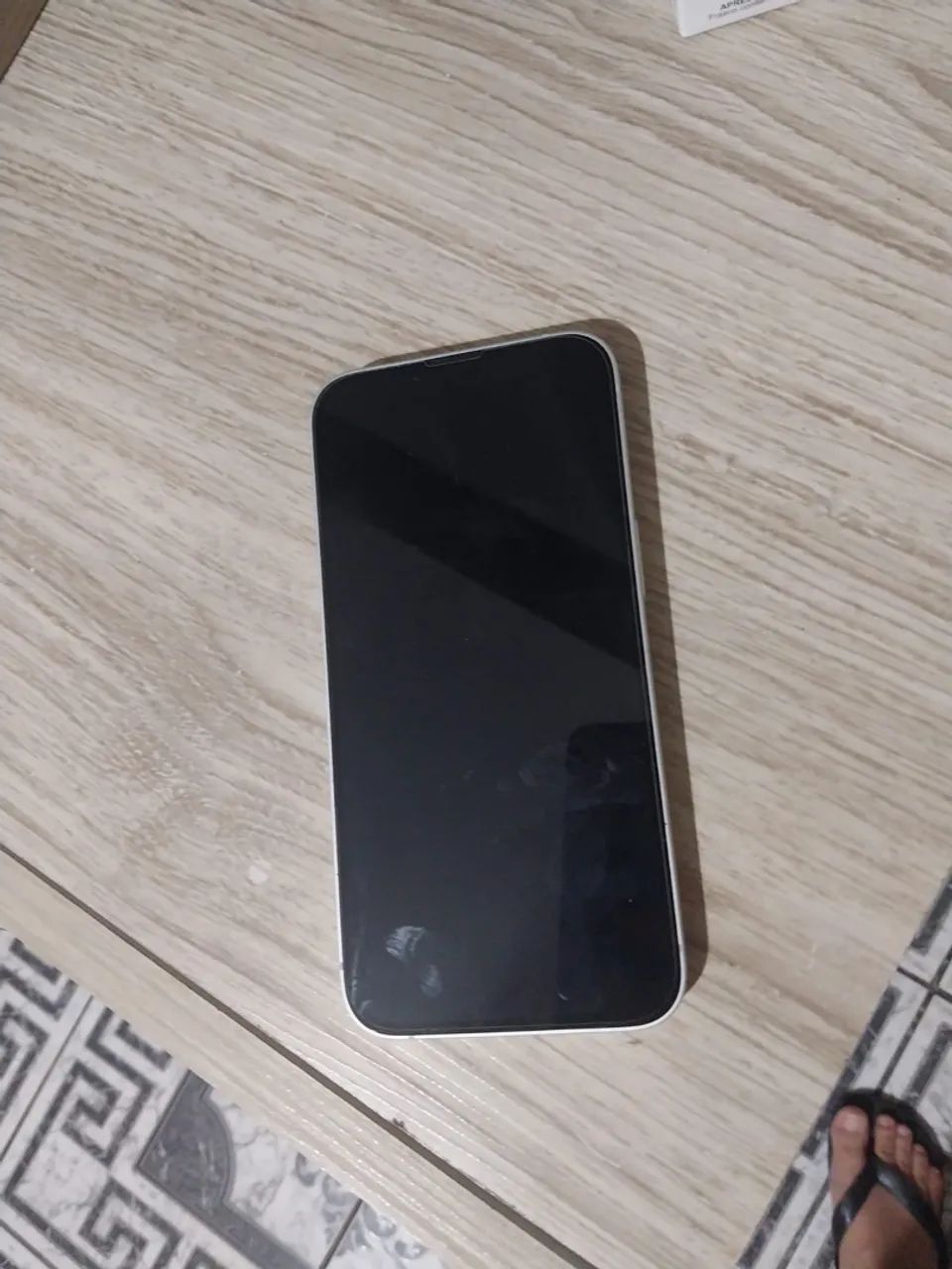 iPhone 16e 