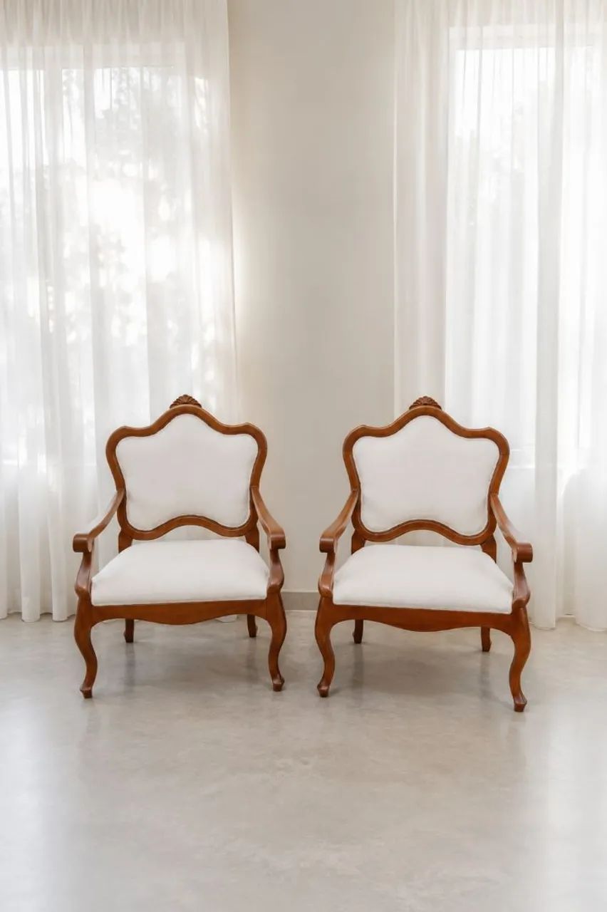 Par De Poltronas Valencia Parma Moveis Madeira Macica Clas