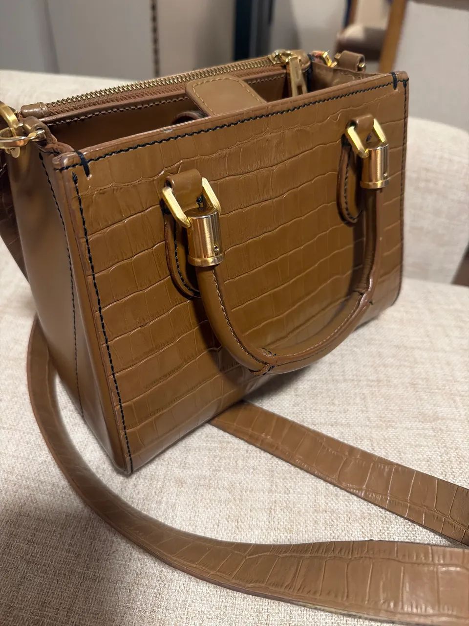 Bolsa Schutz Lorena couro marrom  - Foto 5