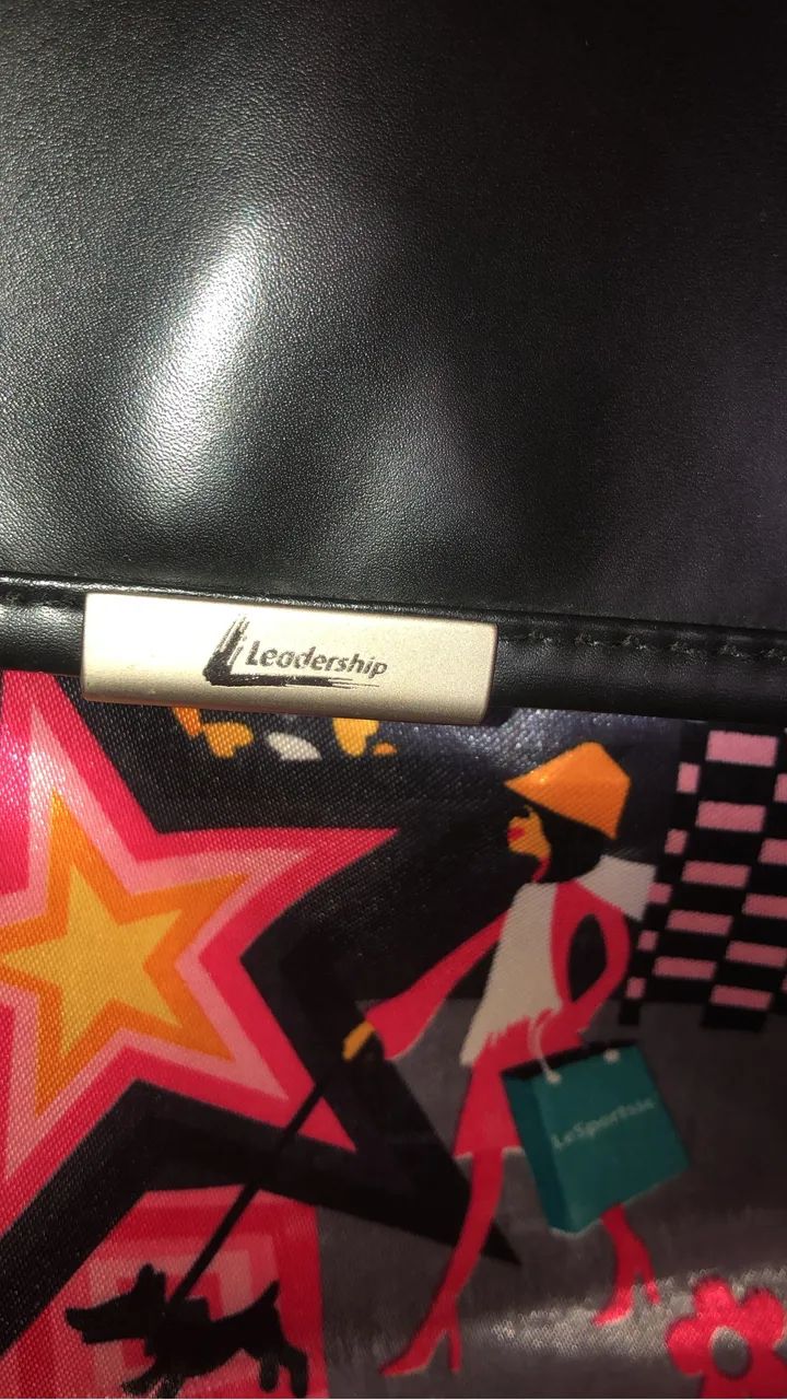 Linda Bolsa serve carregar  notebook 
