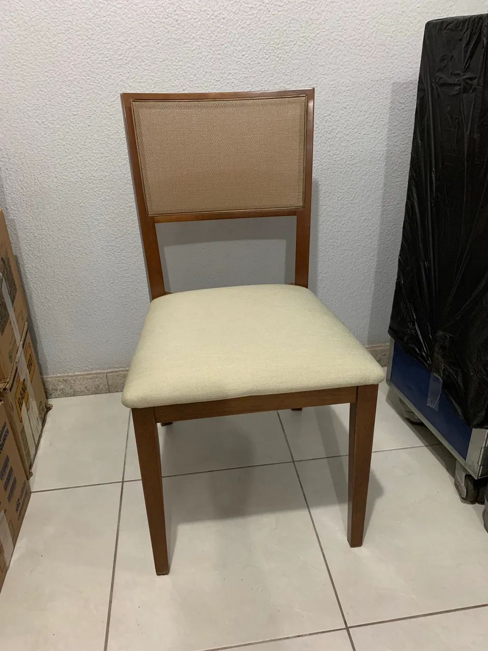 Cadeira de madeira( kit 2 und) 