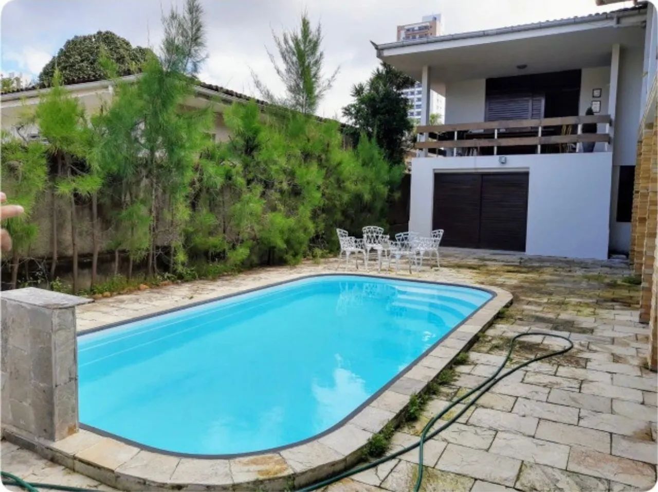 Casa de primeiro andar com 05 suítes e 05 vagas de garagem. - Foto 2