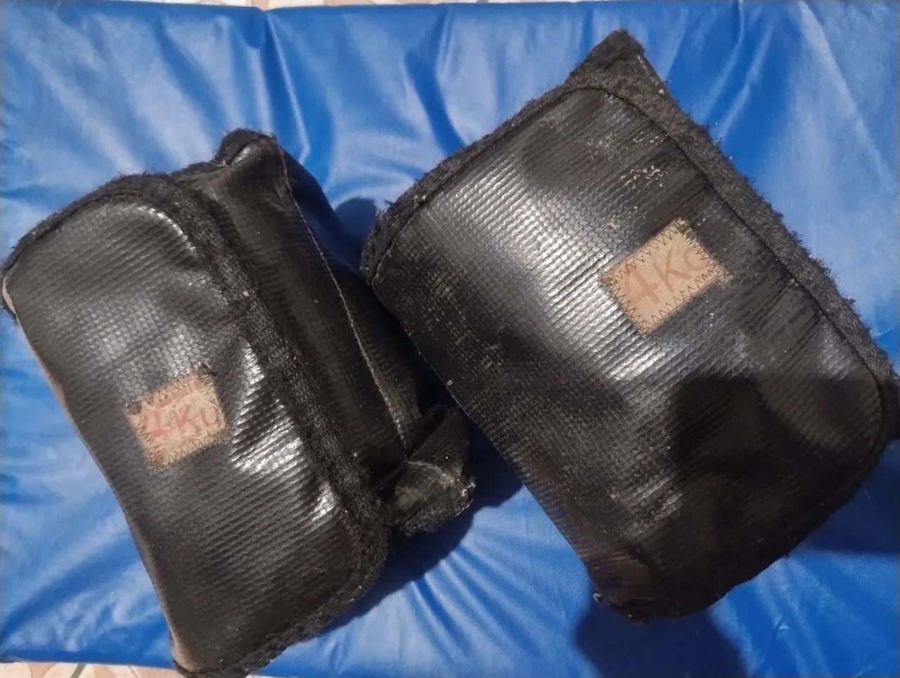 Vendo Par de Caneleiras 4 kg