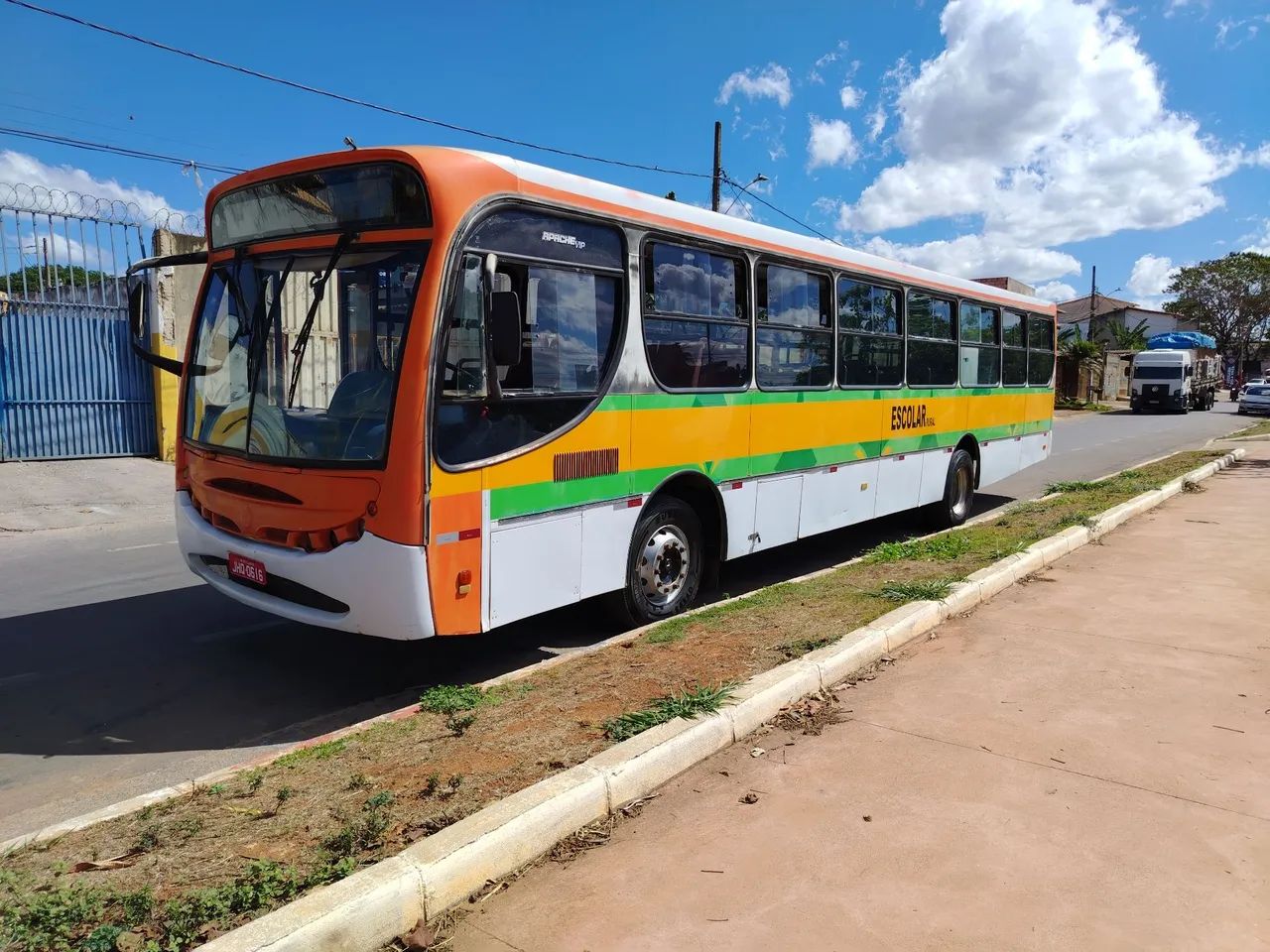 Ônibus Mercedes apache 52 lugares.  - Foto 2
