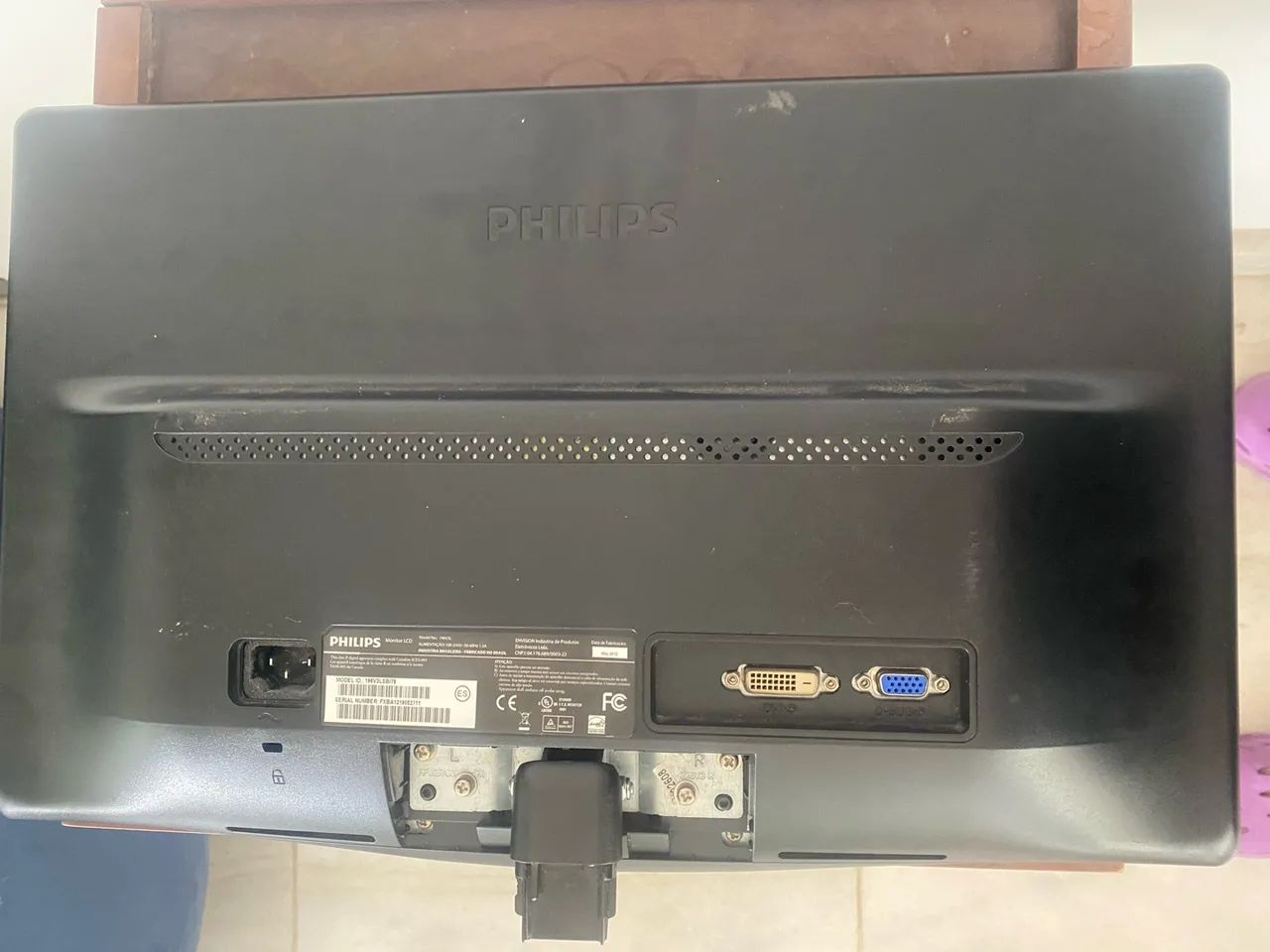 Monitor Philips LCD de 18,5" - não liga - Foto 5