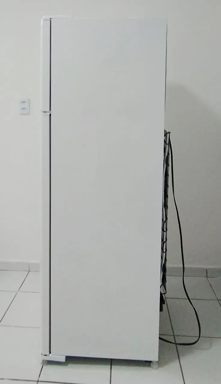 Geladeira Eletrolux 260 Litros  - Foto 4
