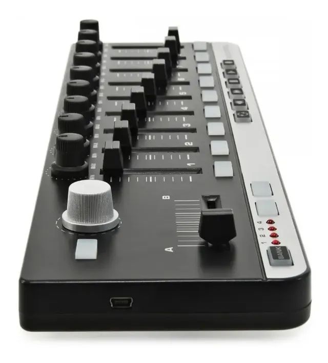 Kfx Cr9 Controlador Midi Usb Daw 9 Faders - Equipamentos e