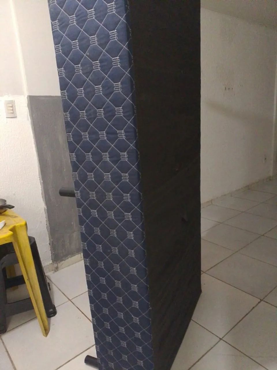 Base de cama de solteiro 