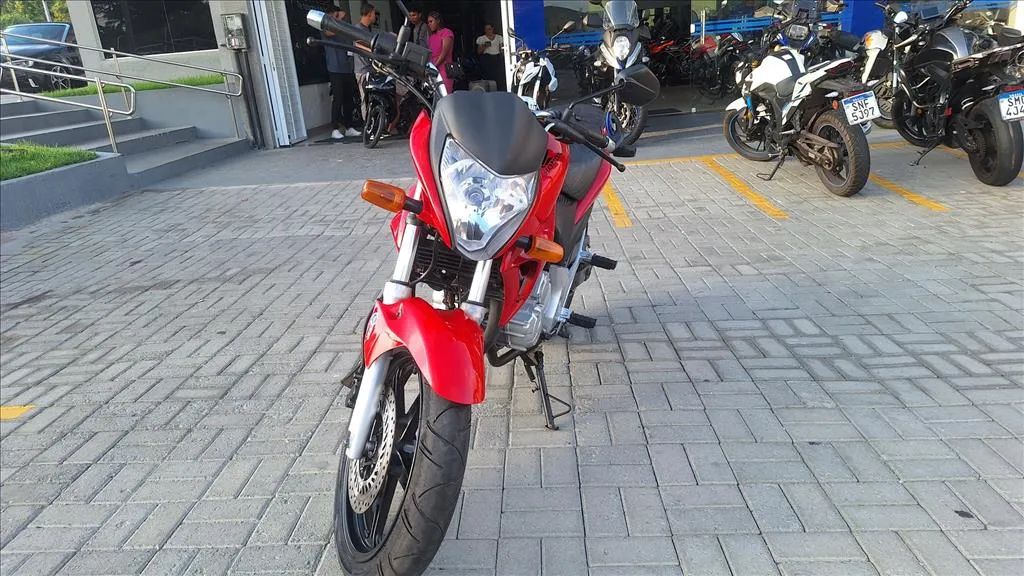 HONDA CB 300R