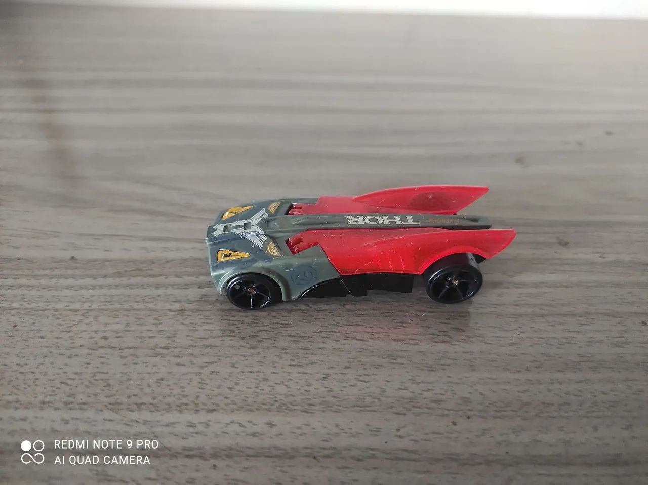 Hot Wheels Buzz Bom 2015 Vingadores Era de Ultron Thor - Foto 4