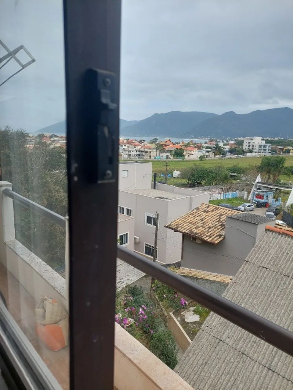 Apartamento 2 dormitórios sul da ilha - Foto 3