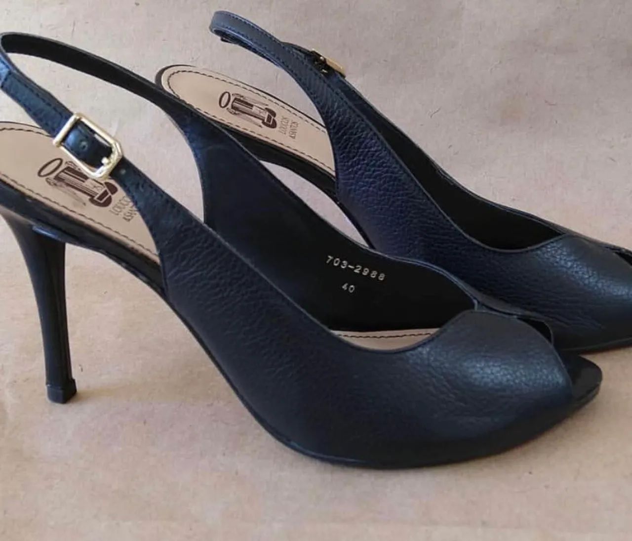 Scarpin Loucos e Santos ( Peep Toe)